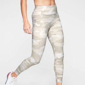Athleta 7/8 White Camo Contender Leggings